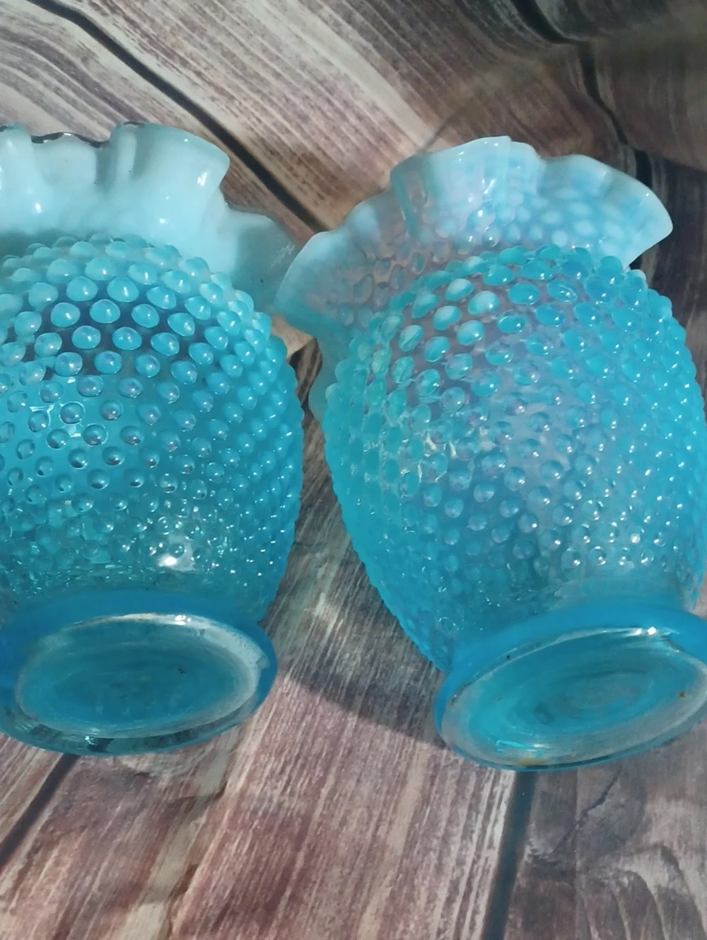 (2))Vintage Fenton Blue Hobnail Vase Crimp Ruffled Edges